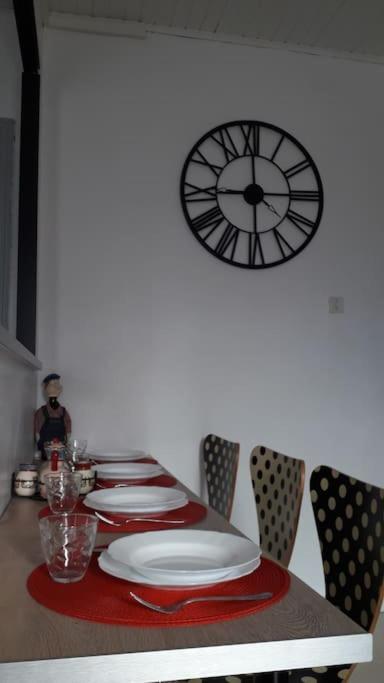 Bel Appartement Au Coeur De La Cite Medievale Sommières Kültér fotó